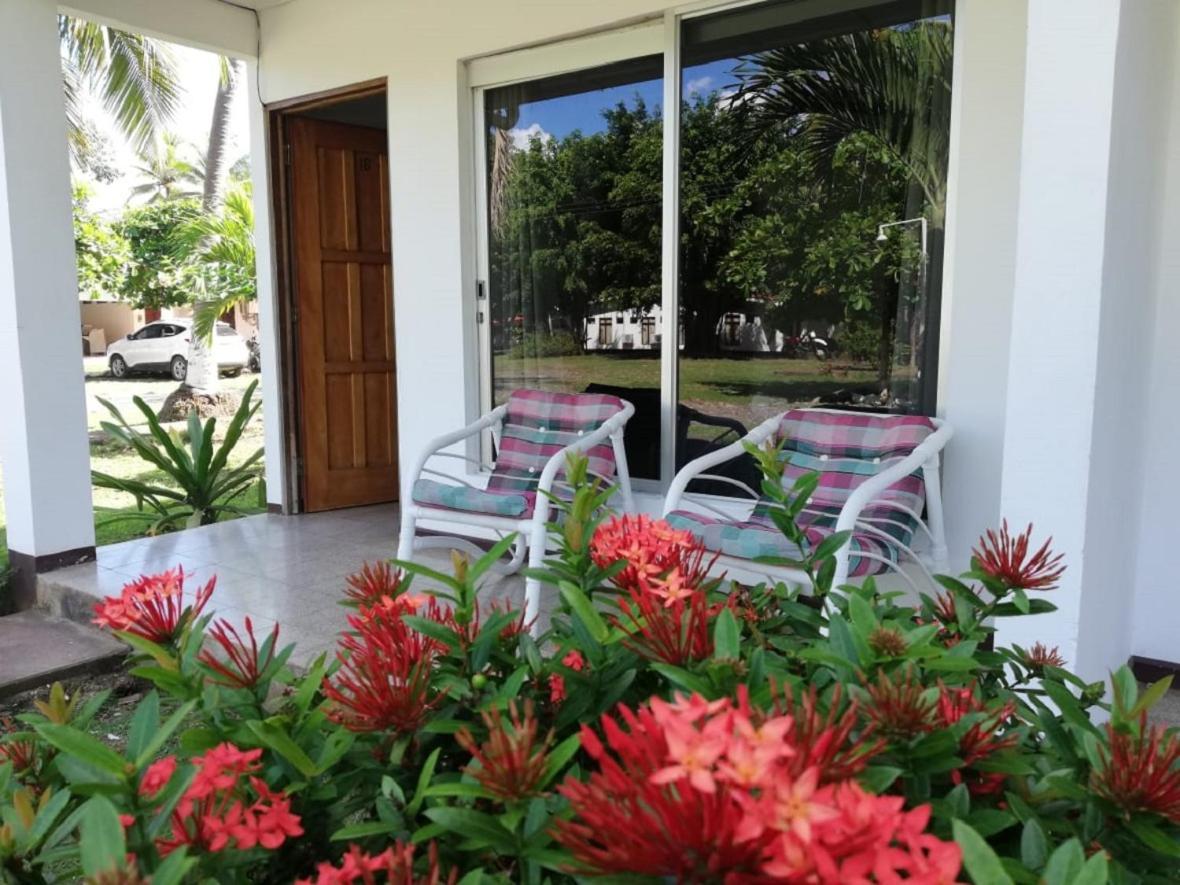 Hotel La Isla Parrita Exteriér fotografie